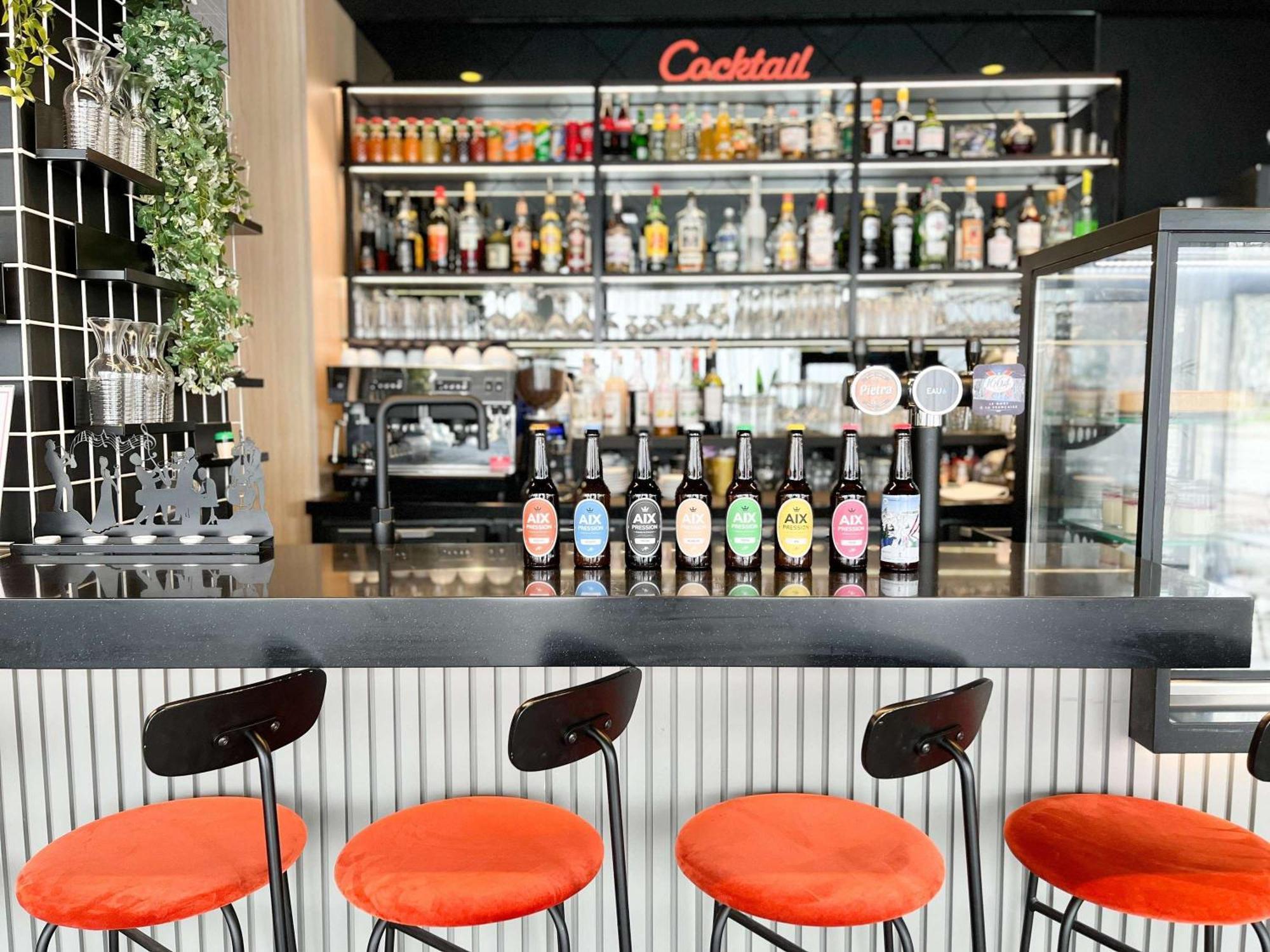 Отель Ibis Martigues Centre Экстерьер фото