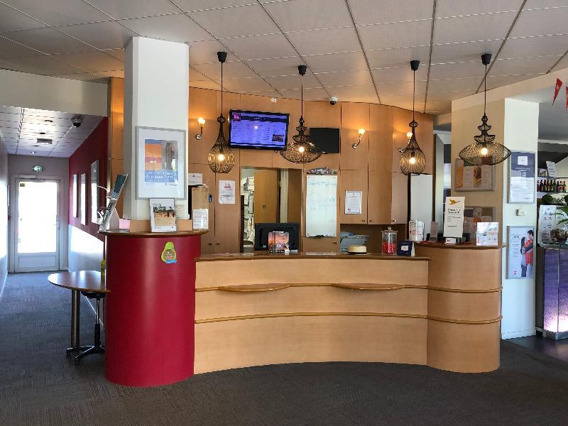 Отель Ibis Martigues Centre Экстерьер фото
